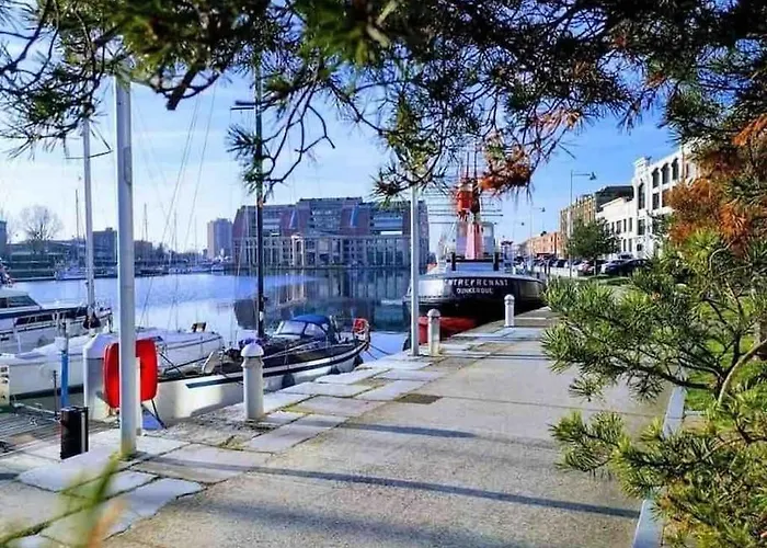 Au 154 Bis - Joli Appartement Avec Grande Terrasse Et Proche De La Plage A Malo